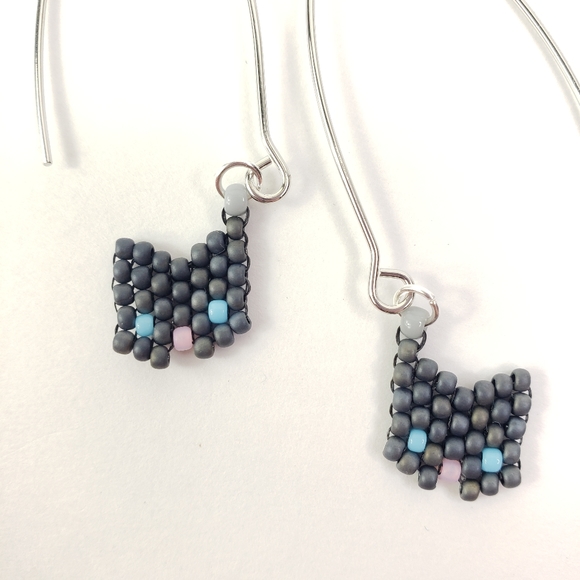 Black Cat Mini Seedbead Earrings - Picture 3 of 5